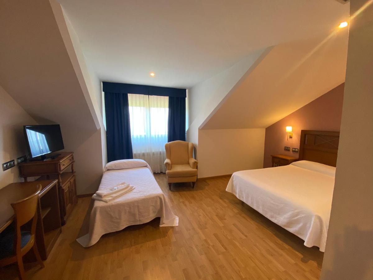 Hotel Cristina Noreña Zewnętrze zdjęcie