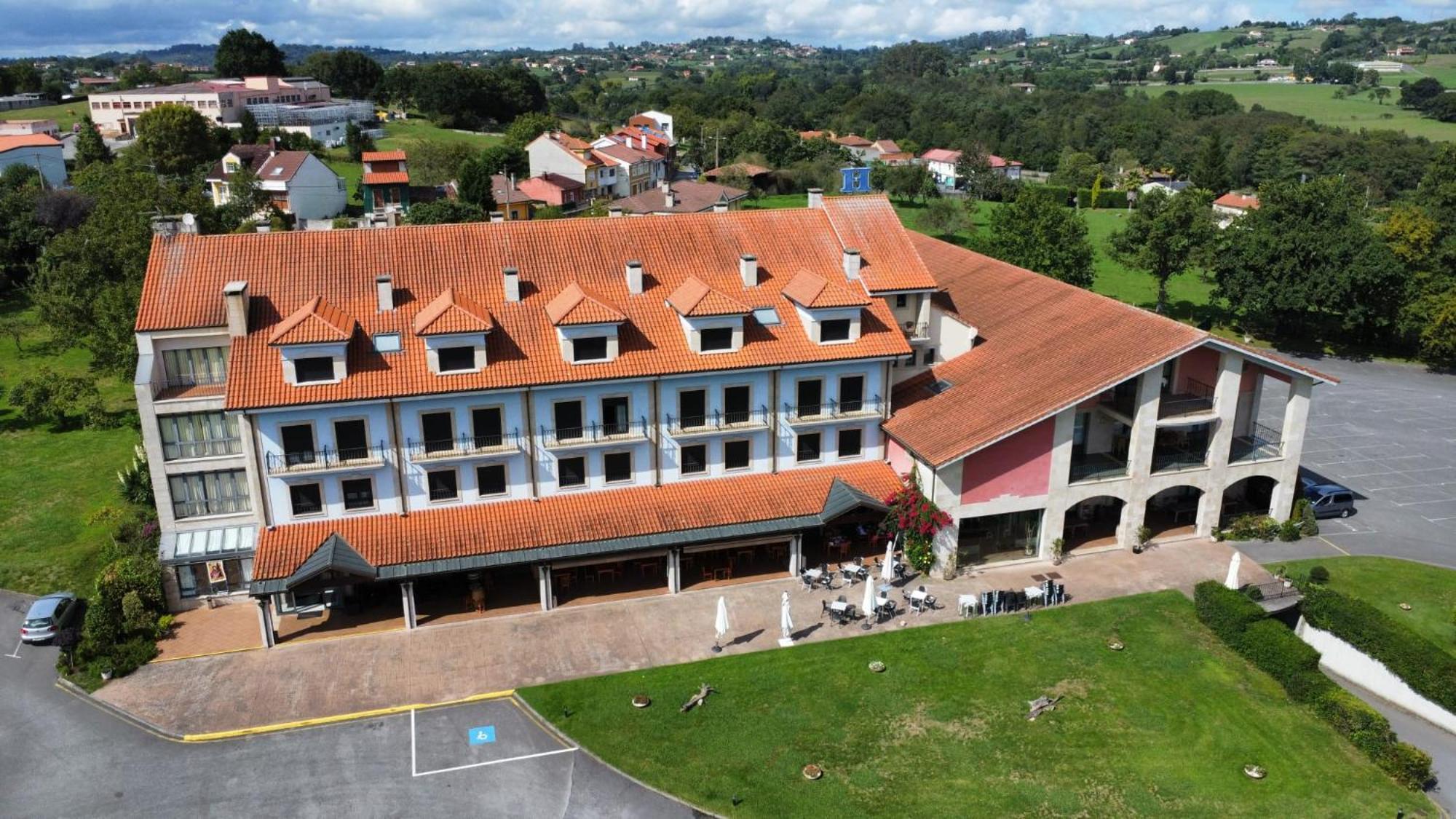 Hotel Cristina Noreña Zewnętrze zdjęcie