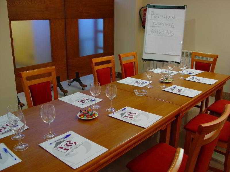 Hotel Cristina Noreña Zewnętrze zdjęcie