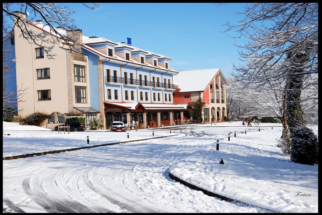 Hotel Cristina Noreña Zewnętrze zdjęcie