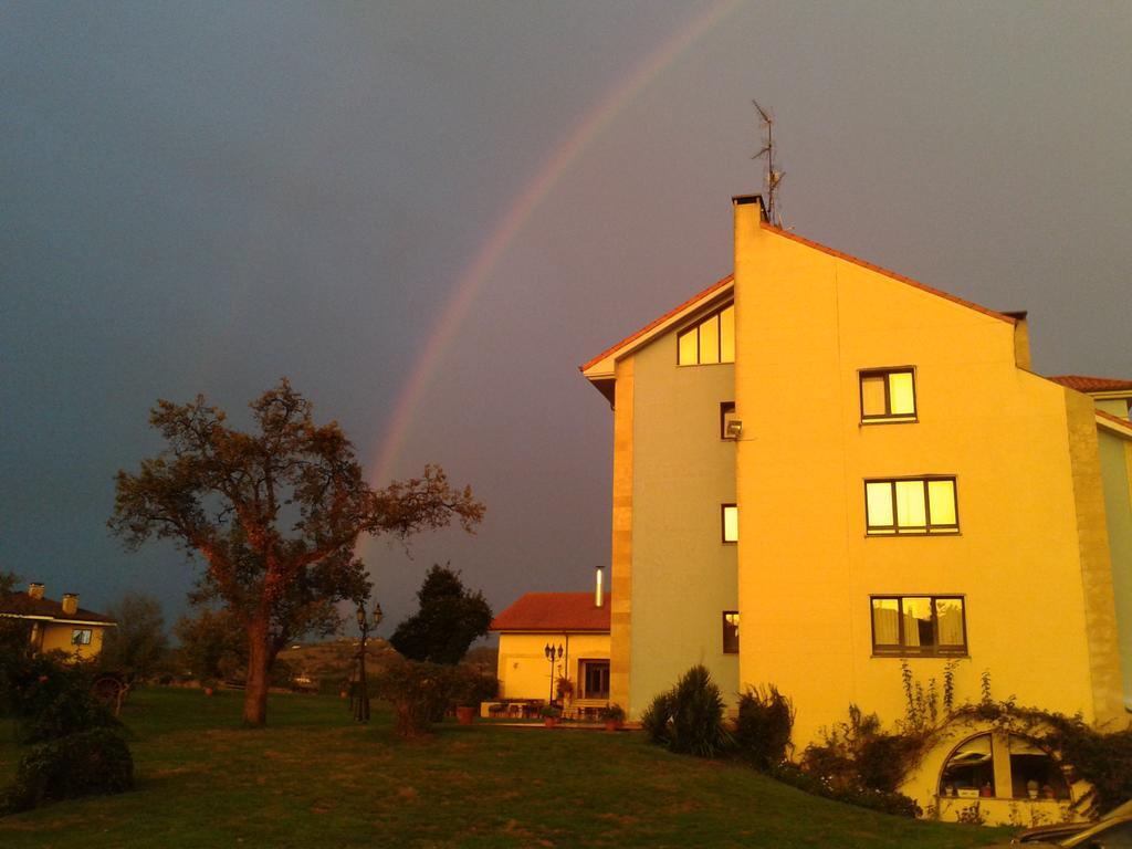 Hotel Cristina Noreña Zewnętrze zdjęcie