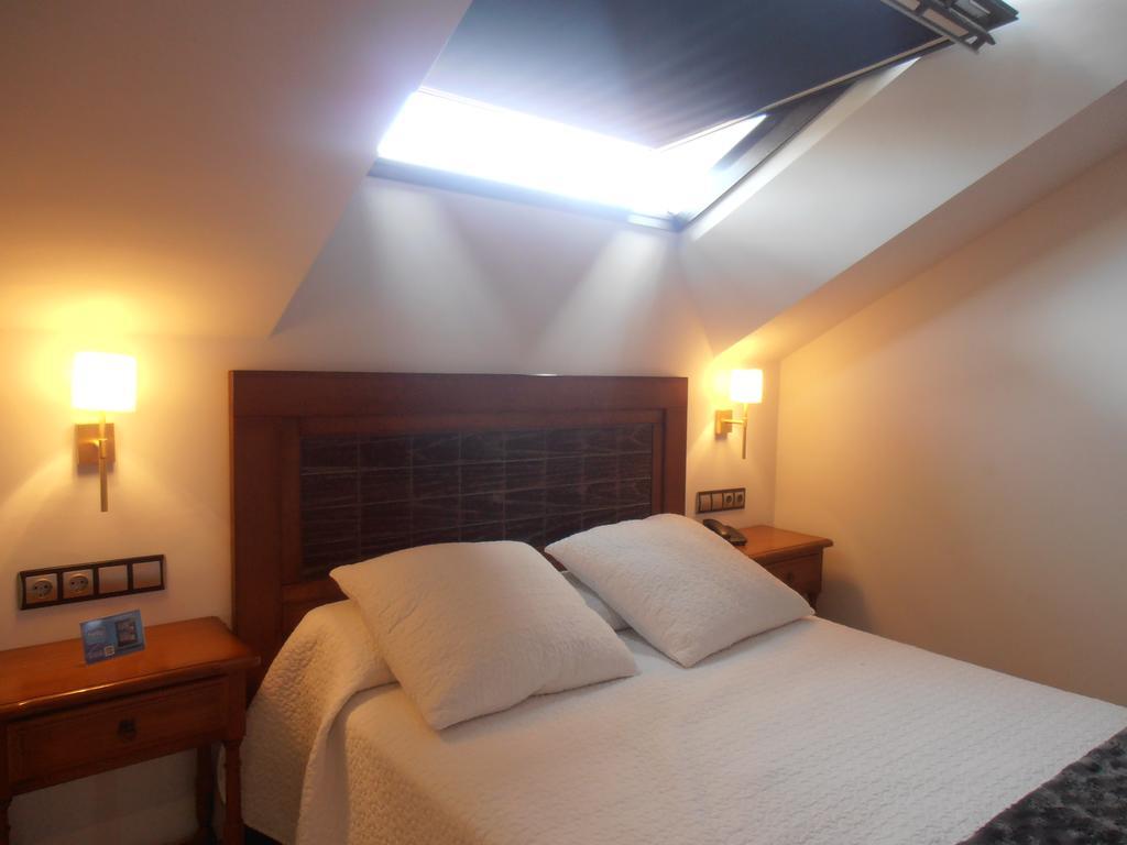 Hotel Cristina Noreña Pokój zdjęcie