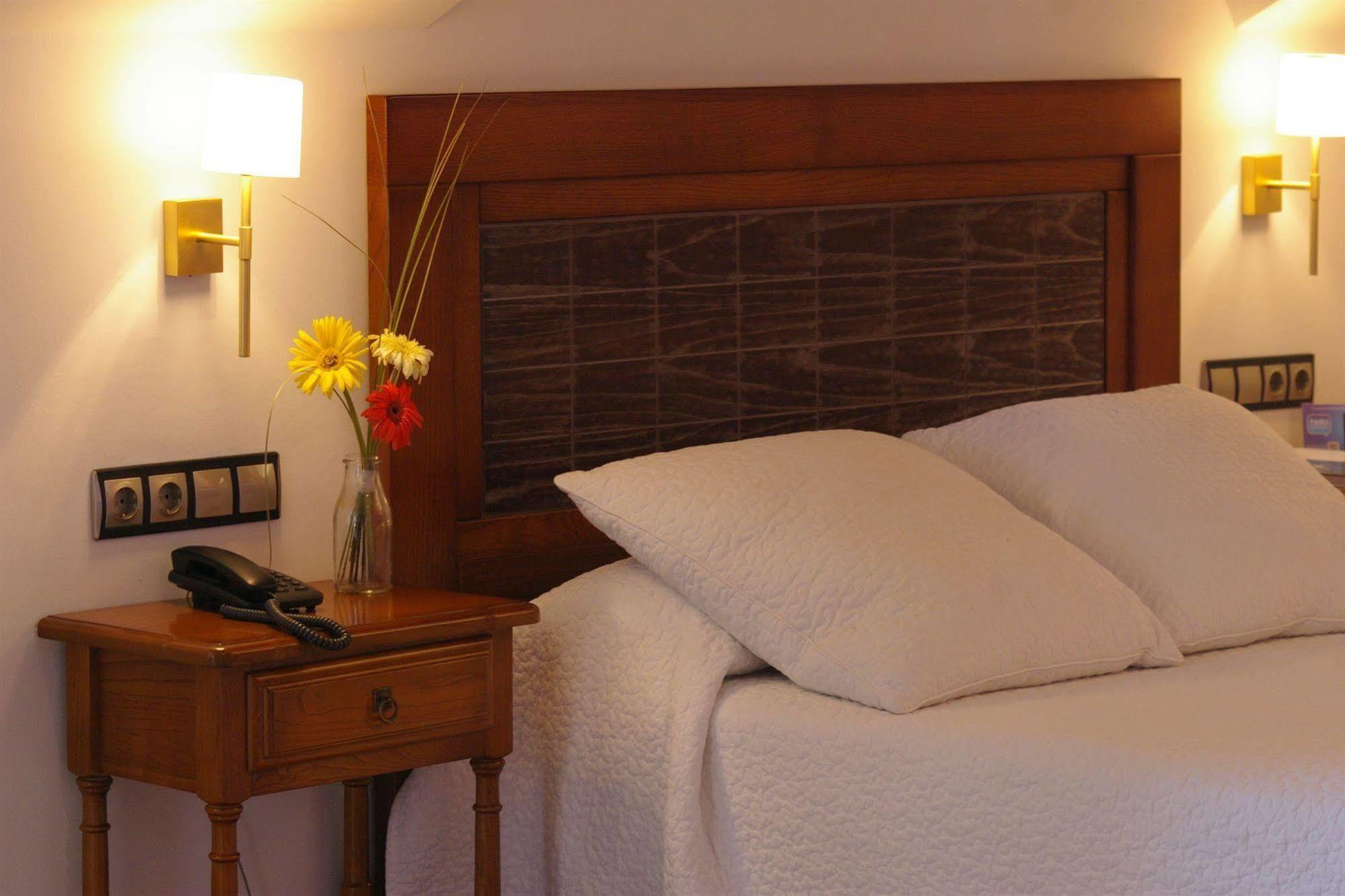 Hotel Cristina Noreña Zewnętrze zdjęcie